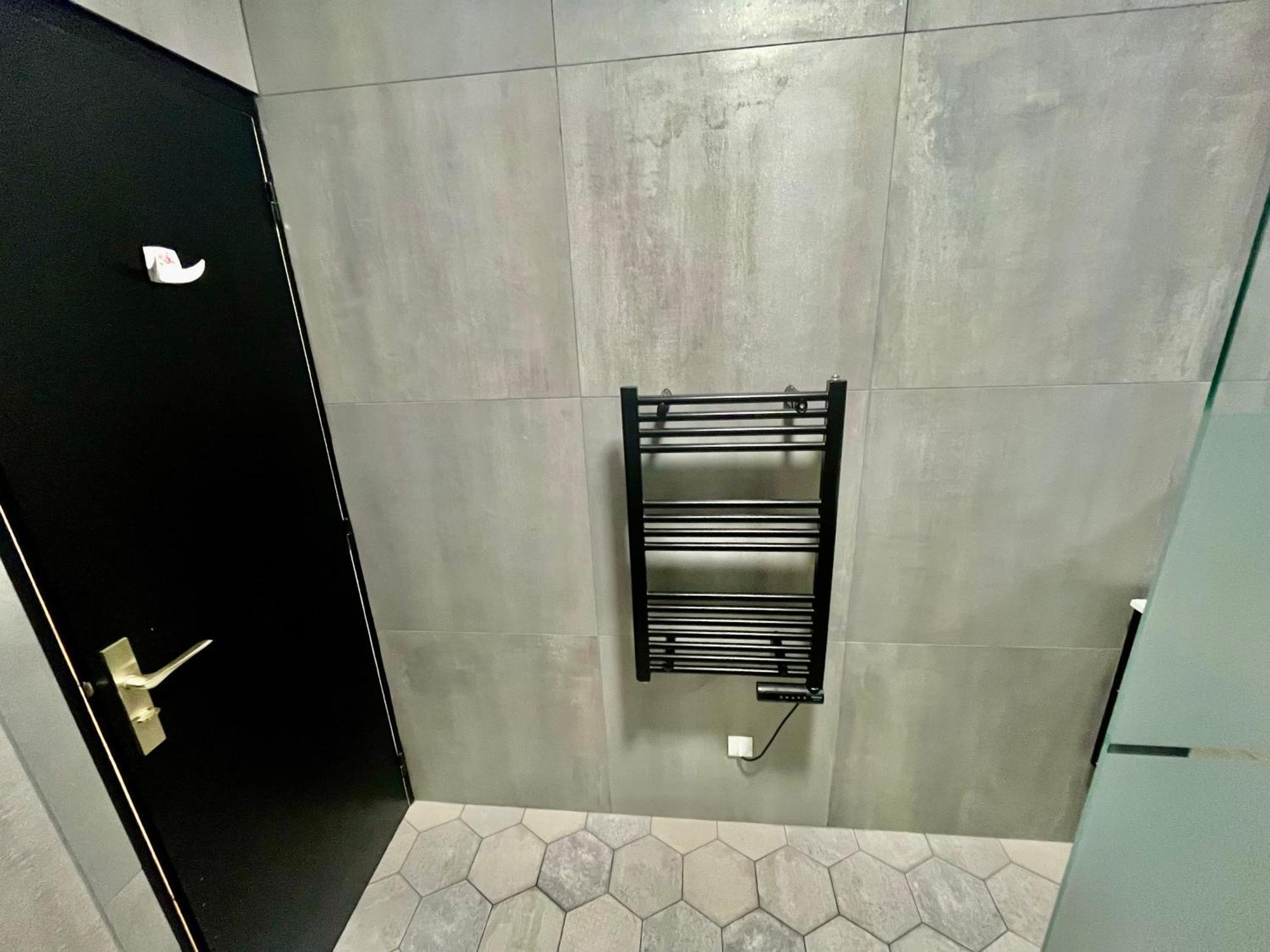 Апартаменты Le Borrigo Pick Up Airport Ментона Экстерьер фото
